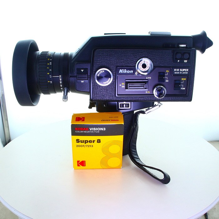 フィルムカメラ Nikon R10 super zoom 中古】(ニコン) Nikon R10 SUPER ZOOM 8mm｜ナニワグループオンライン