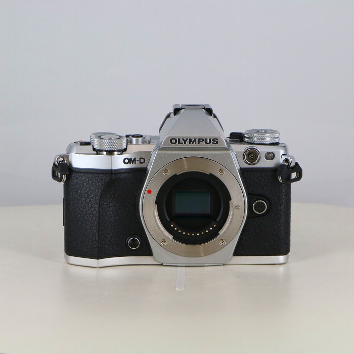 中古】(オリンパス) OLYMPUS OM-D E-M5 Mark II ボディ シルバー