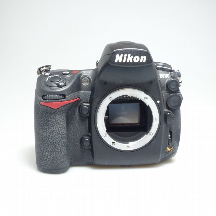 Nikon D700 箱付き ボディのみ 現役で使用してました - デジタルカメラ