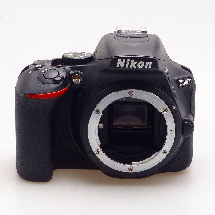 中古】(ニコン) Nikon D5600 ボディ｜ナニワグループオンライン