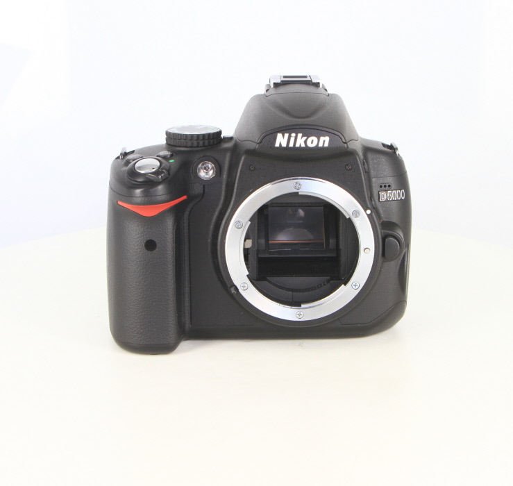 セール商品 Nikon D5000 ボディ【中古】 デジタルカメラ