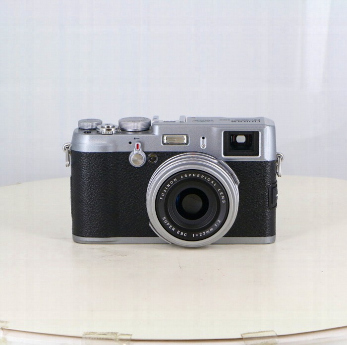 中古】(フジフイルム) FUJIFILM FinePix X100 シルバー｜ナニワ