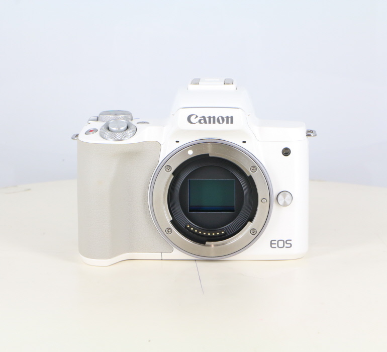 中古】(キヤノン) Canon EOS KISS M ボディ ホワイト｜ナニワグループ
