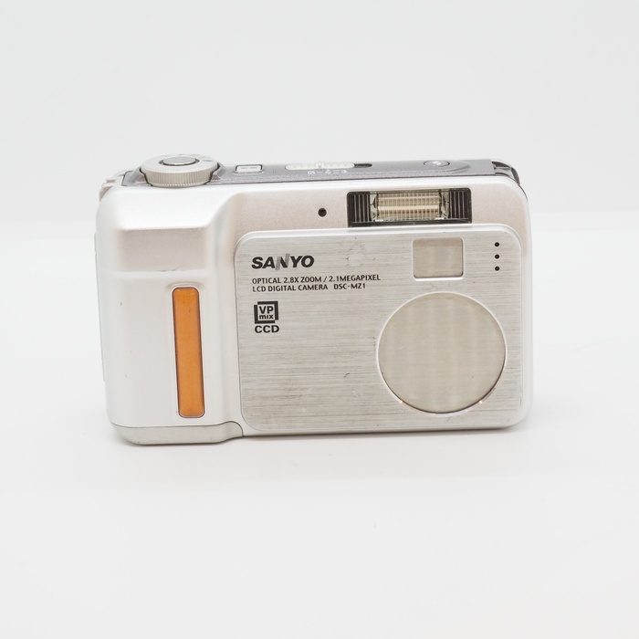 【中古】レトロサンヨー DSC-MZ1型コンパクトカメラ シルバ 中古】(サンヨー) SANYO DSC-MZ1｜ナニワグループオンライン
