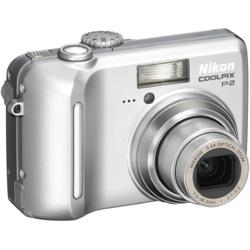 �j�R��(Nikon)COOLPIX P2