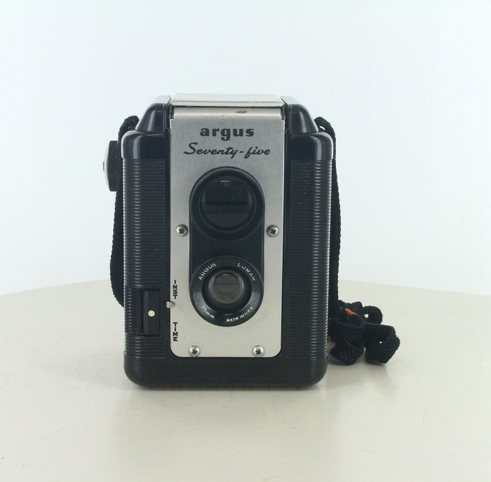 �y���Ázargus Seventy-five