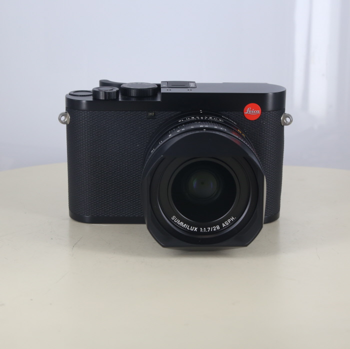 �y���Áz(���C�J) Leica Q2