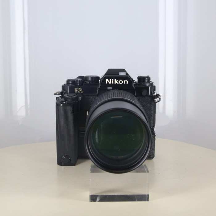 �y���Áz(�j�R��) Nikon FA + ���[�^�[�h���C�u(MD-15) + �V���[�YE70-210/4