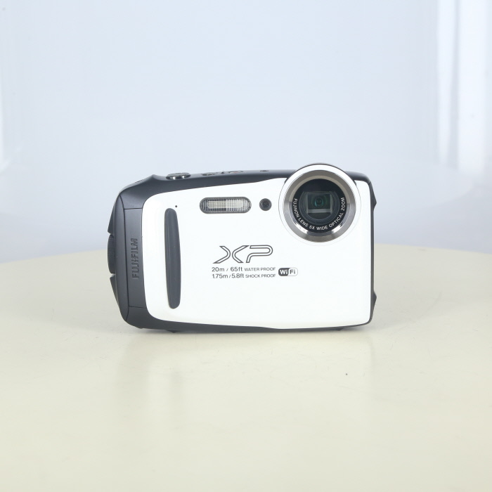 �y���Áz(�t�W�t�C����) FUJIFILM FinePix XP130 �z���C�g