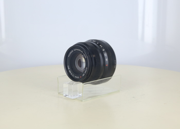 �y���Áz(�t�W�t�C����) FUJIFILM XF35/F2 R WR �u���c�N