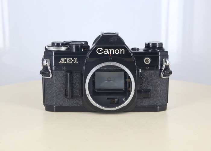 �y���Áz(�L���m��) Canon AE-1 �u���b�N
