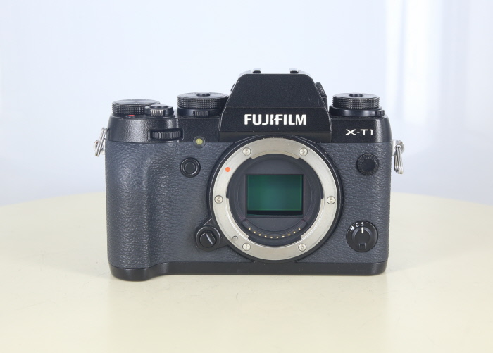 �y���Áz(�t�W�t�C����) FUJIFILM FX-X-T1B �f�W�^���J����