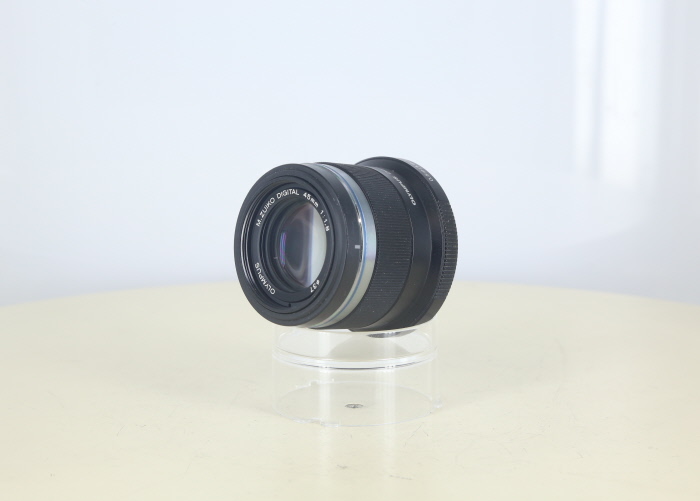 �y���Áz(�I�����p�X) OLYMPUS M.ZUIKO DIGITAL 45/1.8 �u���b�N