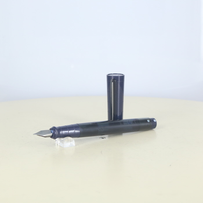 �y���Áz(�y���J��) PELIKAN LEVEL ���N�M