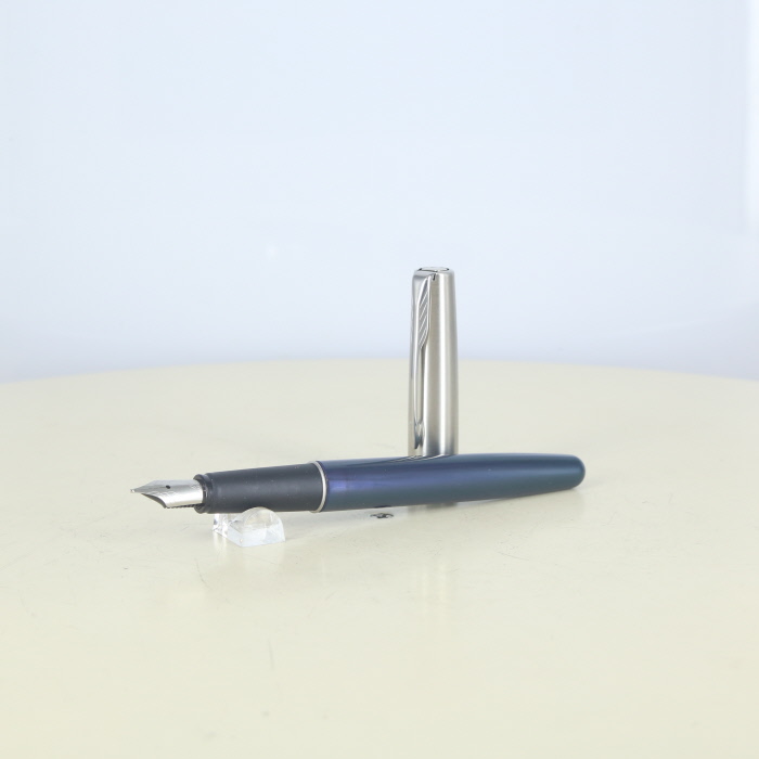 �y���Áz(�p�[�J�[) Parker Frontier ���N�M
