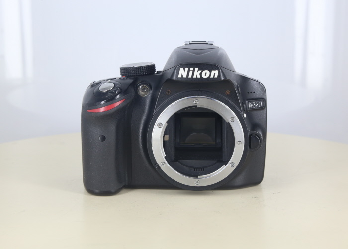 【中古】(ニコン) Nikon D3200 ボデイ ブラツク