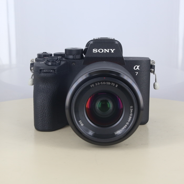 �y���Áz(�\�j�[) SONY ��7V �Y�[�������Y�L�b�g(FE28-70/3.5-4.6 OSS II)[ ILCE-7M5M]