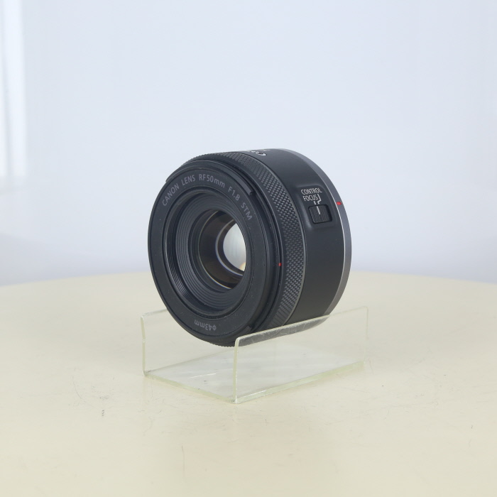 �y���Áz(�L���m��) Canon RF 50/1.8 STM