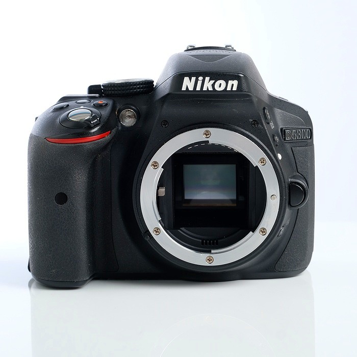 �y���Áz(�j�R��) Nikon D5300 �{�f�C �u���c�N