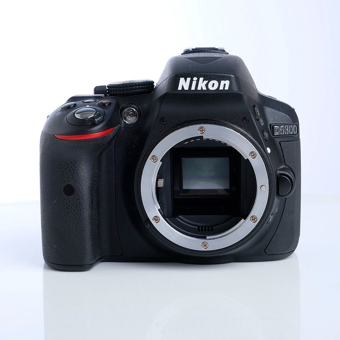 �y���Áz(�j�R��) Nikon D5300 �{�f�C �u���c�N