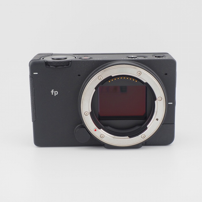 SIGMA fp (ボタン変装済) + バッテリーパック + 中華レンズ SIGMA fp