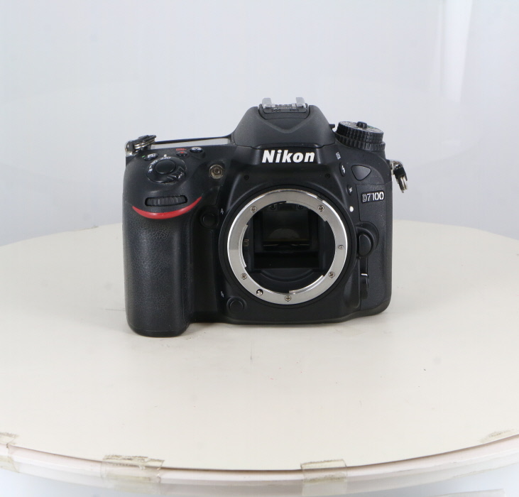 �y���Áz(�j�R��) Nikon D7100 �{�e�B