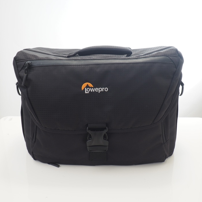 �y���Áz(���[�v��) Lowepro �m�o 200AW II �u���b�N[LP37142-PWW]
