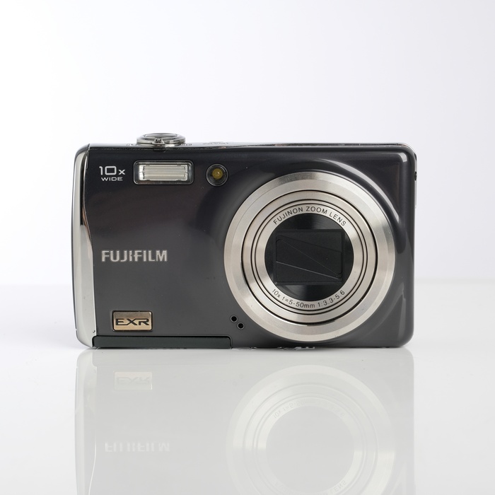 �y���Áz(�t�W�t�C����) FUJIFILM FinePix F70EXR �K�����^���b�N