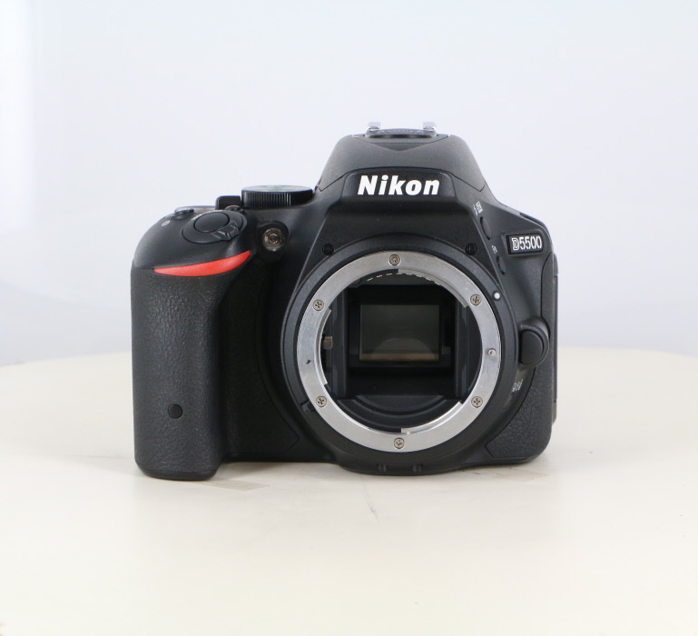 �y���Áz(�j�R��) Nikon D5500 �{�f�B �u���b�N