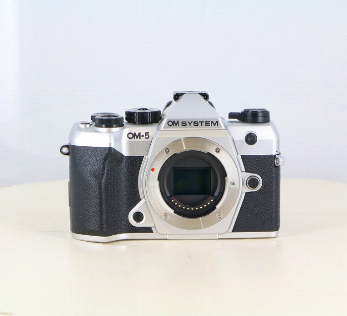 �y���Áz(�I�[�G���V�X�e��) OM SYSTEM OM-5 MARKII �{�f�B �V���o�[