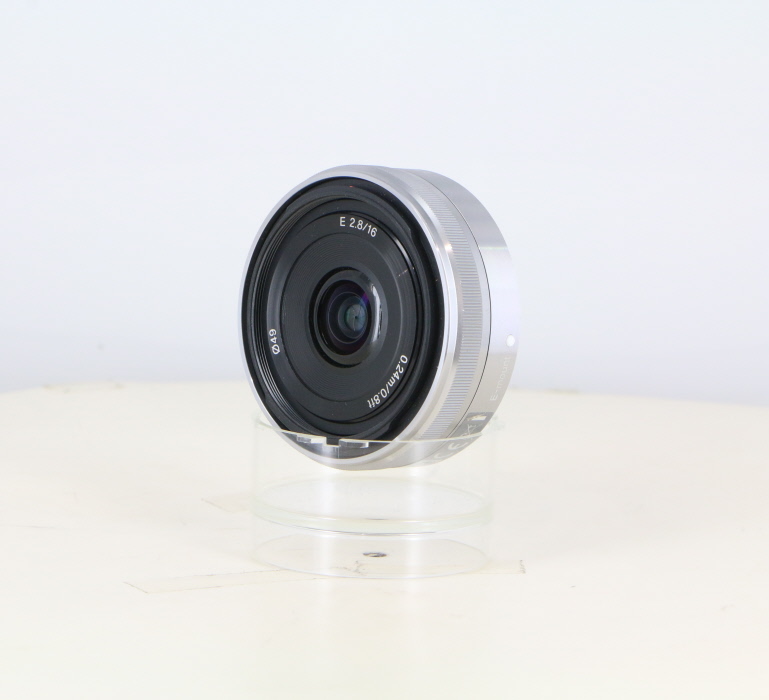 新品】(ソニー) SONY E16mm F2.8 (SEL16F28) シルバー単焦点レンズ E