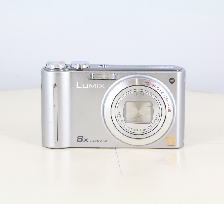�y���Áz(�p�i�\�j�b�N) Panasonic DMC-ZX1 �V���o�[