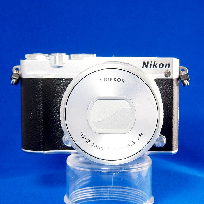 中古】(ニコン) Nikon 1 J5 ダブルレンズキット シルバー｜ナニワ