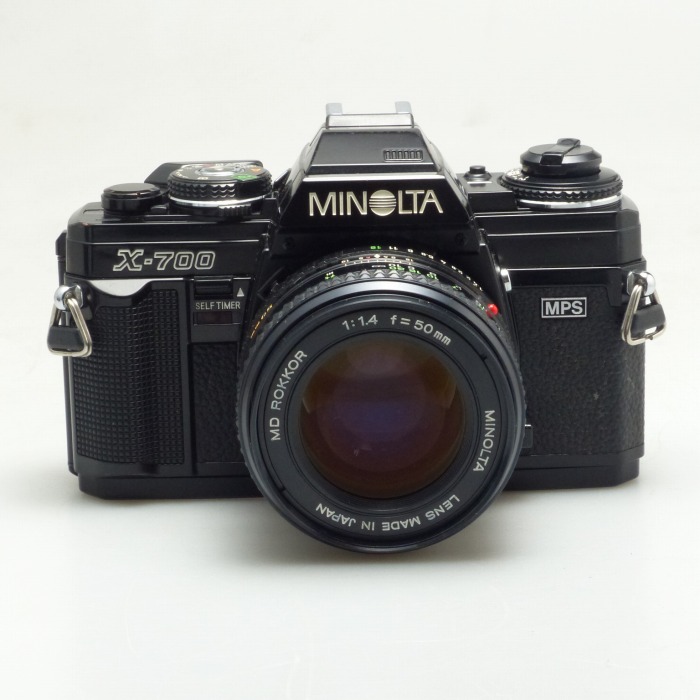 yÁz(~m^) MINOLTA X-700 + MD50/F1.4