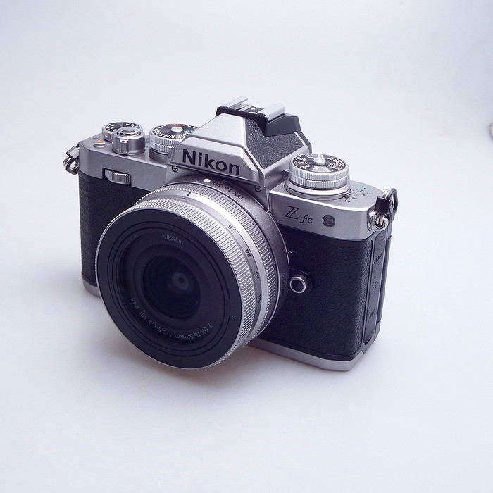 �y���Áz(�j�R��) Nikon Z FC 16-50 VR �����Y�L�c�g �V���o�[