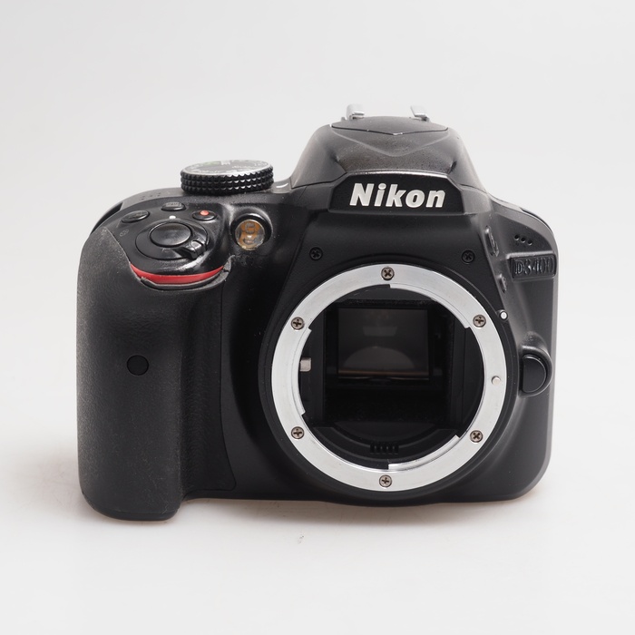 �y���Áz(�j�R��) Nikon D3400 �u���b�N