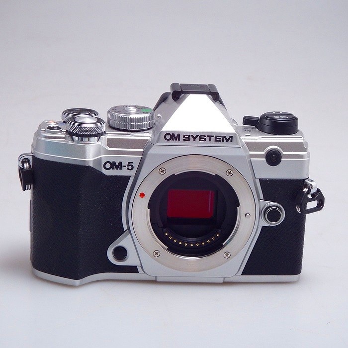 OM SYSTEM OM-5 ボディ シルバー｜ナニワグループオンライン