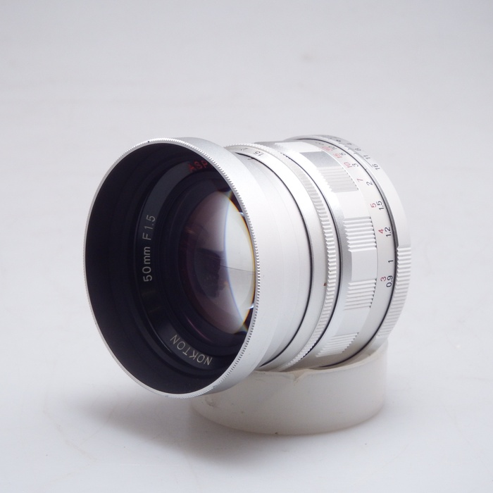 �y���Áz(�t�H�N�g�����_�[) Voigtlander NOKTON 50/1.5 SL (L39)