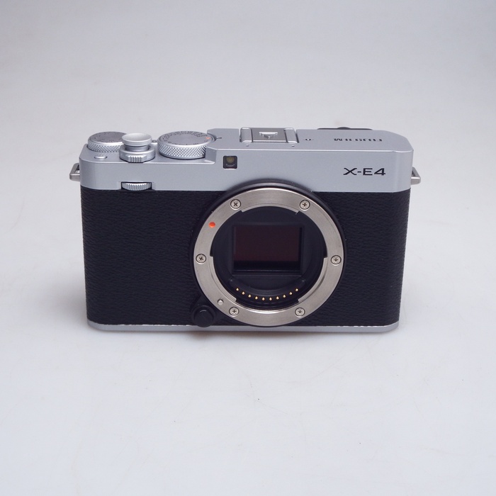 �y���Áz(�t�W�t�C����) FUJIFILM X-E4 �V���o�[