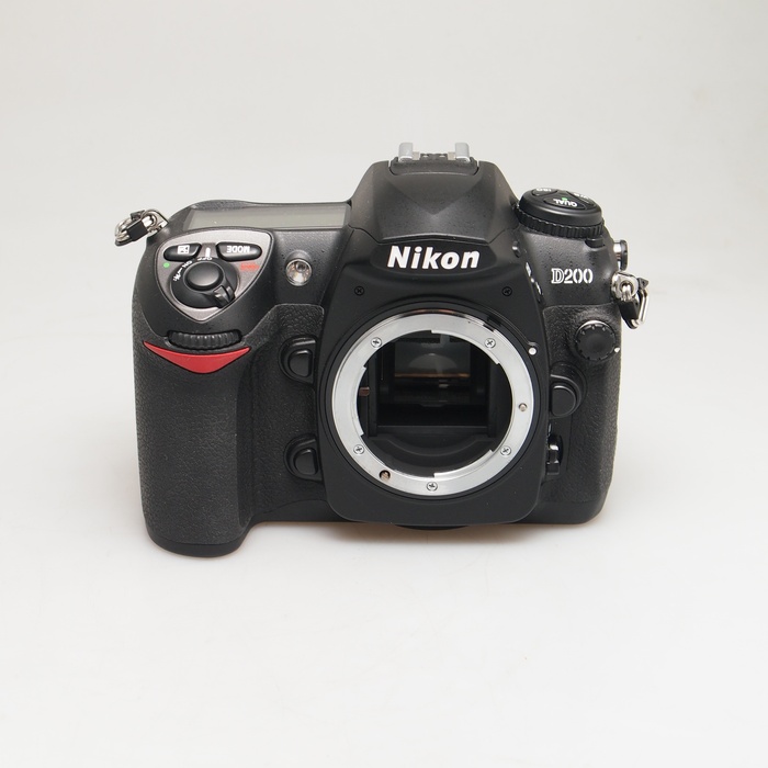 中古】(ニコン) Nikon D200 ボディ + MBD200｜ナニワグループ