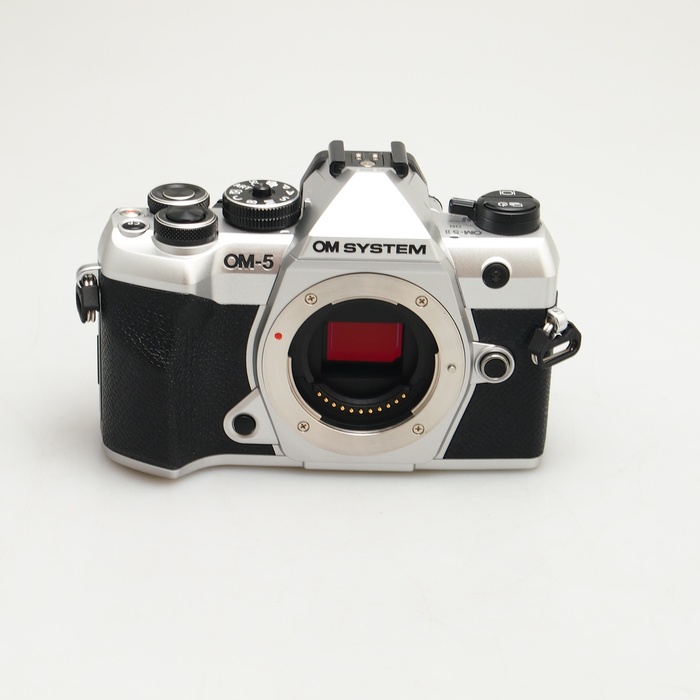 �y���Áz(�I�[�G���V�X�e��) OM SYSTEM OM-5 MARKII �{�f�C �V���o�[