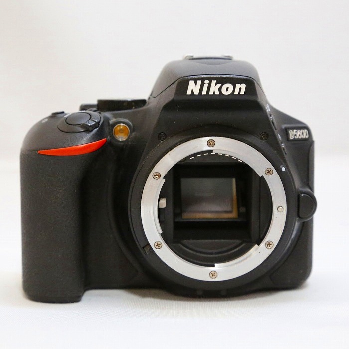 yÁz(jR) Nikon D5600 {fC
