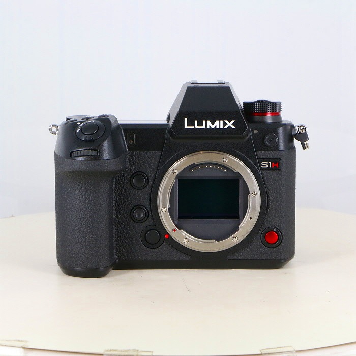 17000→15000円に　LUMIX レッドカメラ 　カメラバッグ付き（中古） 17000→15000円に LUMIX レッドカメラ カメラバッグ付き（中古