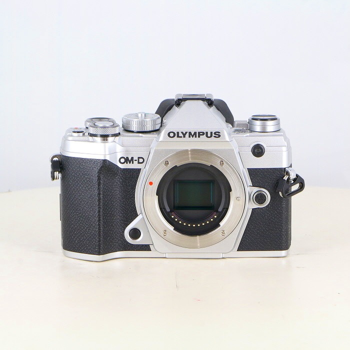 中古】(オリンパス) OLYMPUS OM-D E-M5 MARK3 ボデイ シルバー｜ナニワ