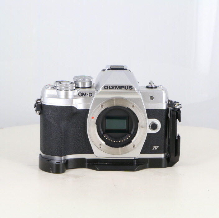 �y���Áz(�I�����p�X) OLYMPUS E-M10 MARK4 �{�f�C �V���o�[