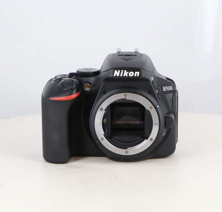 【中古】(ニコン) Nikon D5600 ボディ