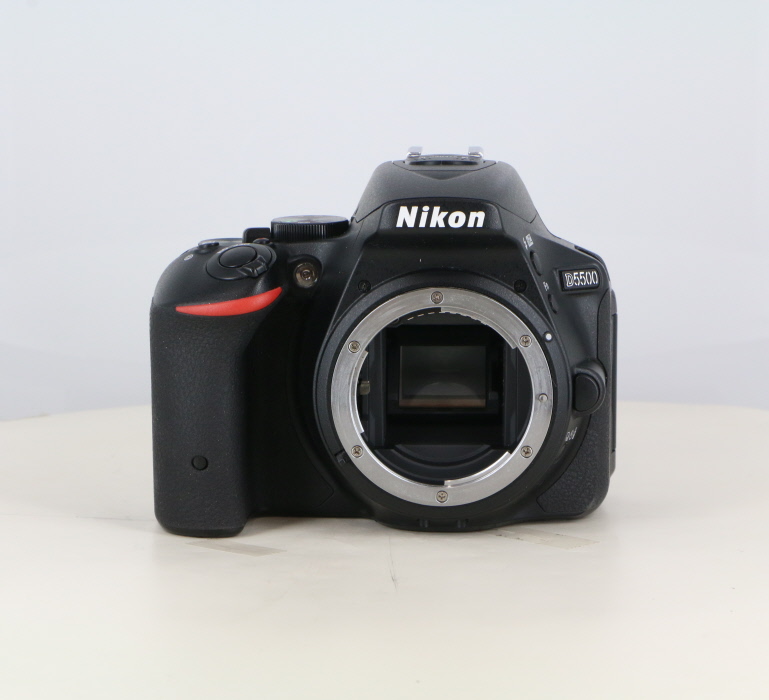 �y���Áz(�j�R��) Nikon D5500 �{�f�B �u���b�N