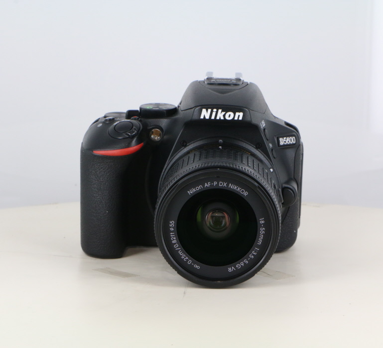 �y���Áz(�j�R��) Nikon D5600 18-55VR �����Y�L�c�g
