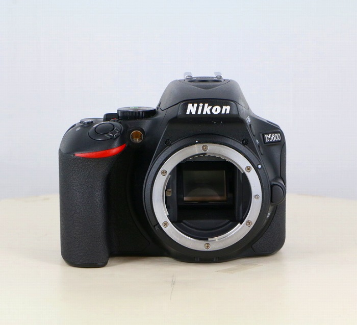 【中古】(ニコン) Nikon D5600 ボディ