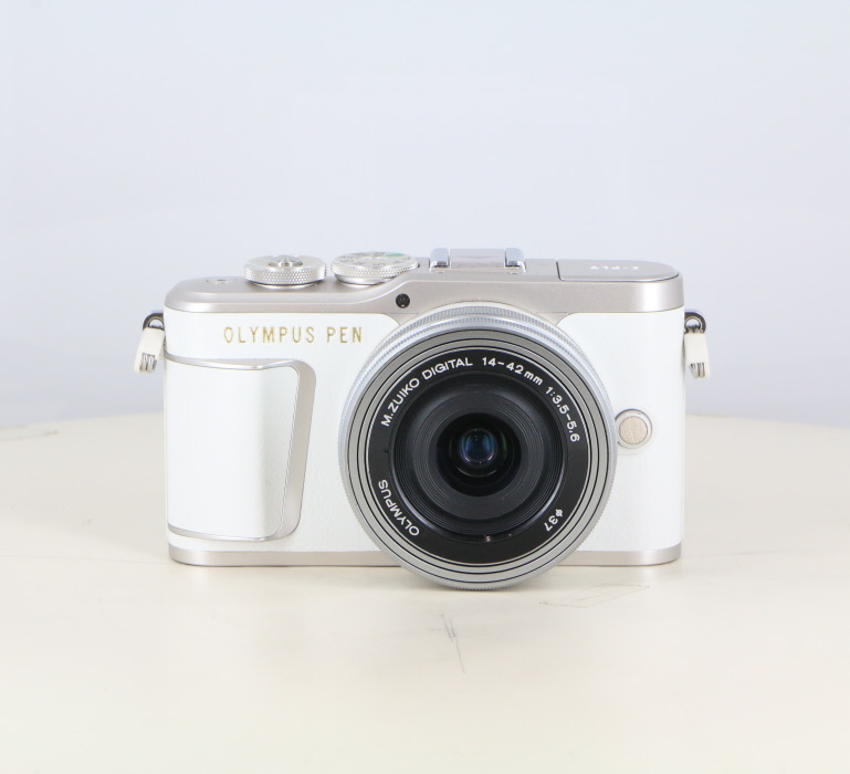 【中古】(オリンパス) OLYMPUS E-PL9ホワイト+14-42/3.5-5,6EZ